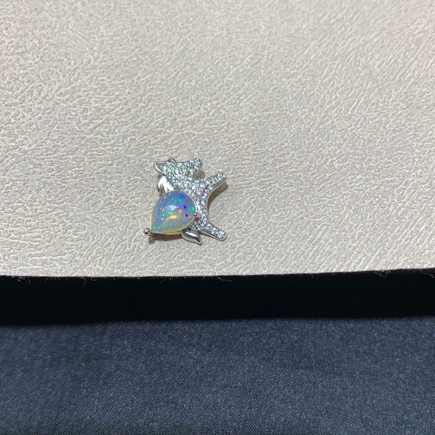 925 Sterling Silver Pony Teardrop Opal Pendant