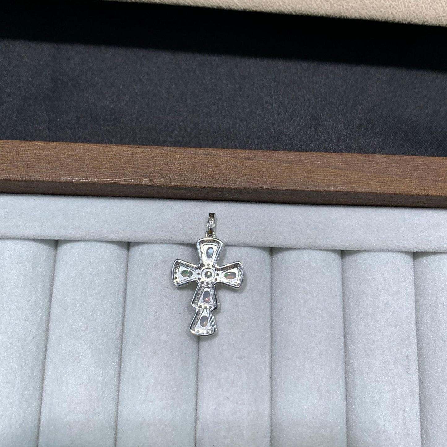 925 Sterling Silver Halo Cross Pendant