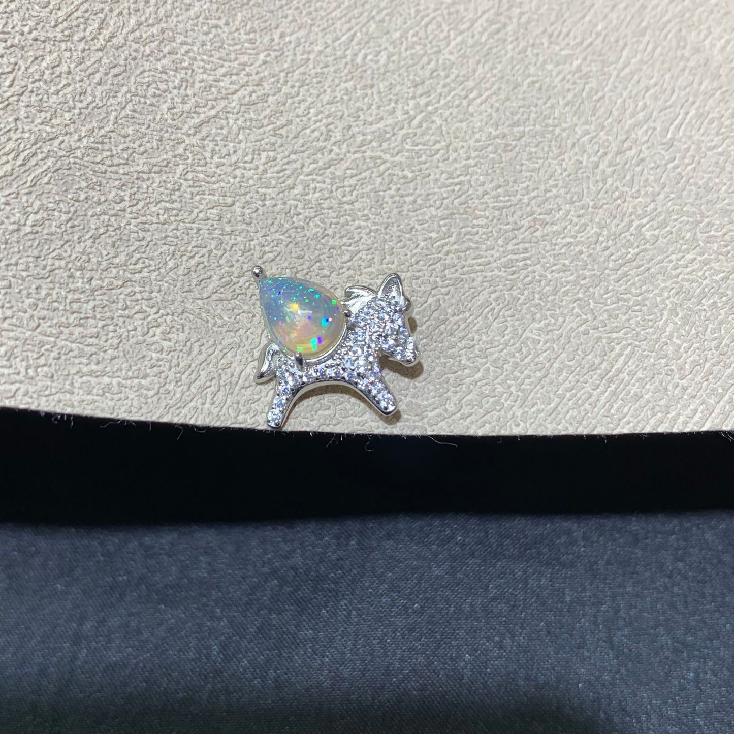 925 Sterling Silver Pony Teardrop Opal Pendant