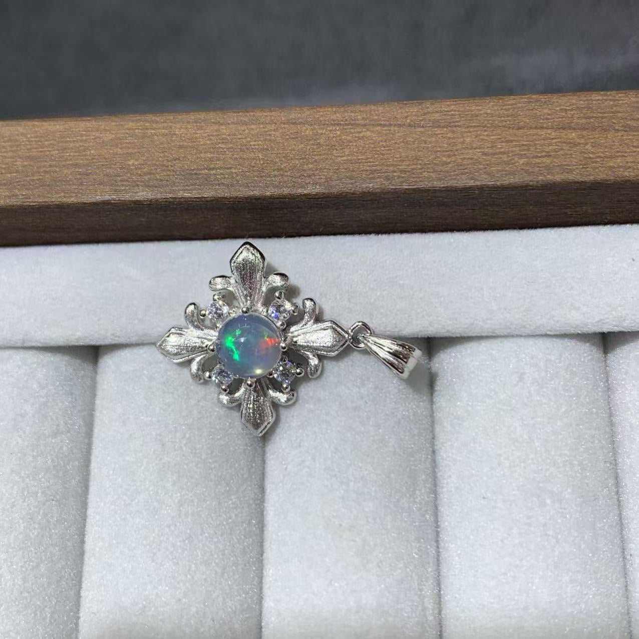 Australian 925 Sterling Silver Snowflake Opal Pendant