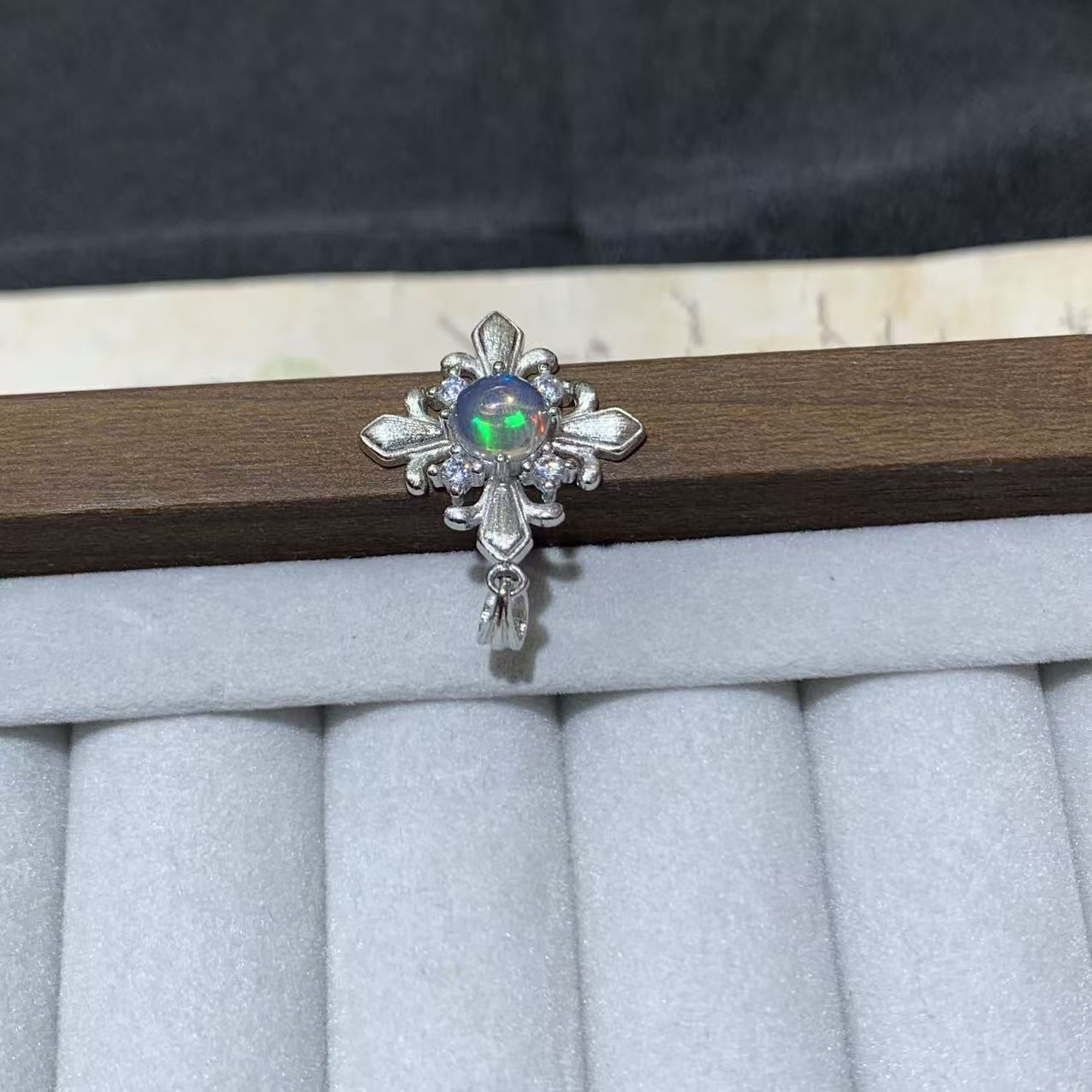 Australian 925 Sterling Silver Snowflake Opal Pendant