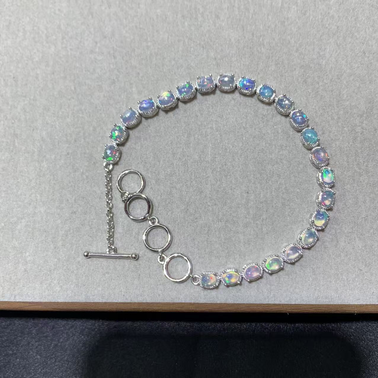 925 Sterling Silver Oval Opal Cabochon Chain Beacelet