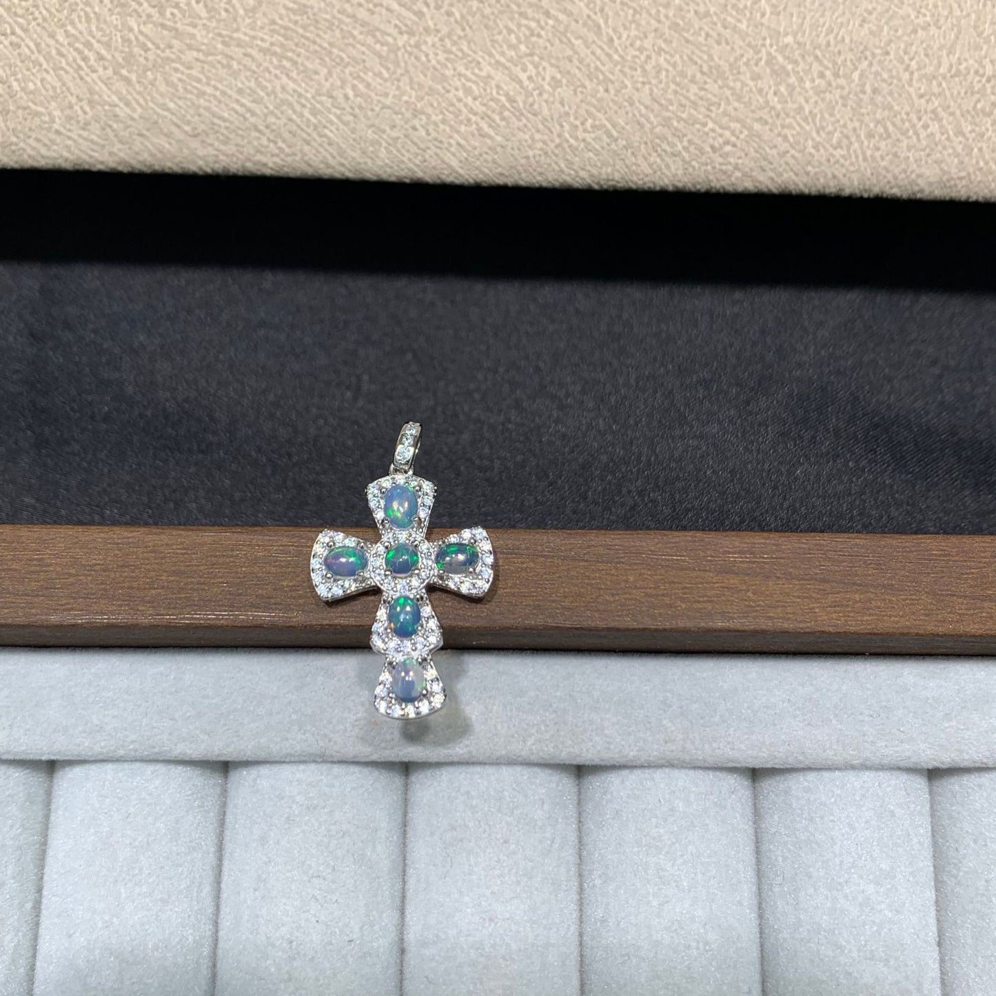 925 Sterling Silver Halo Cross Pendant