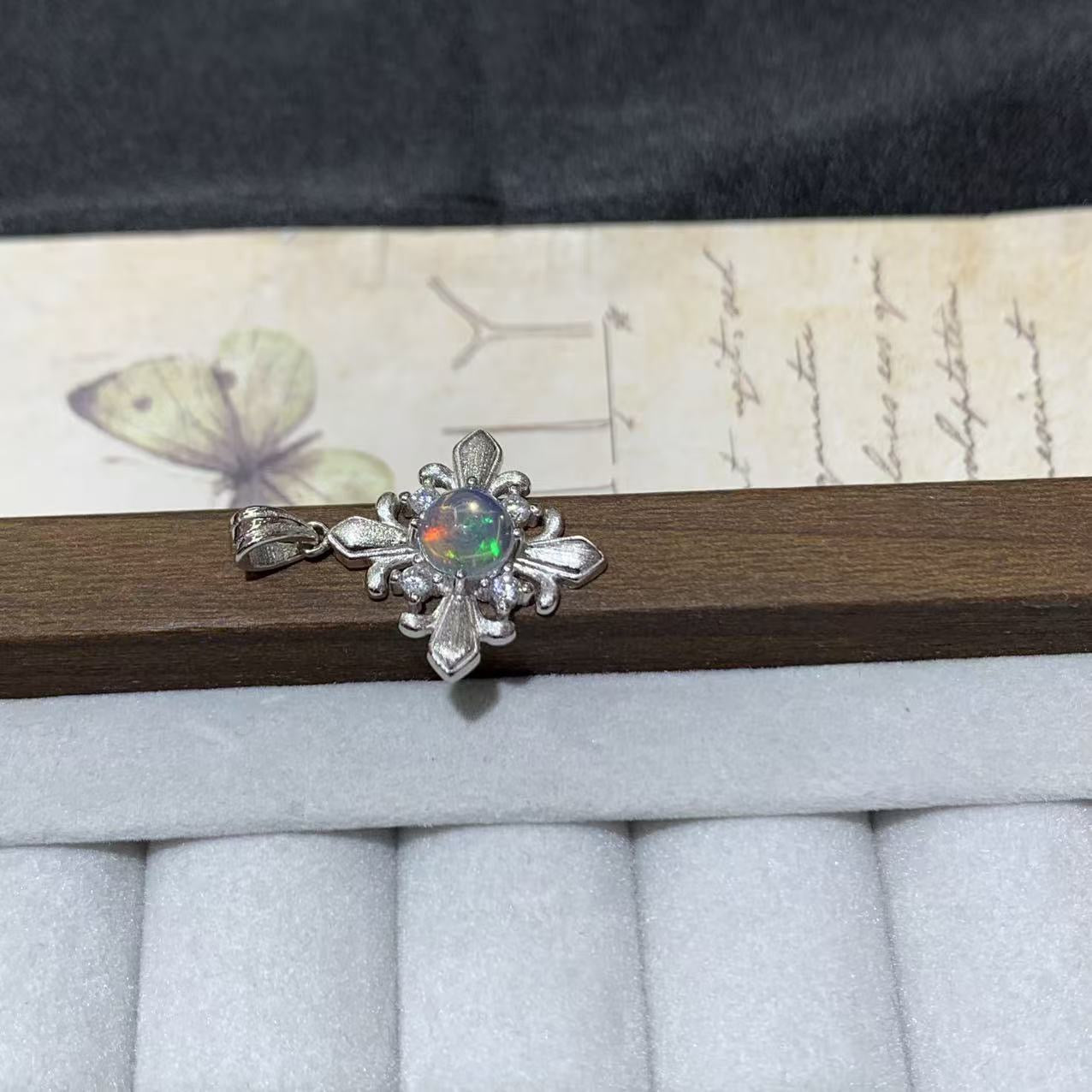 Australian 925 Sterling Silver Snowflake Opal Pendant
