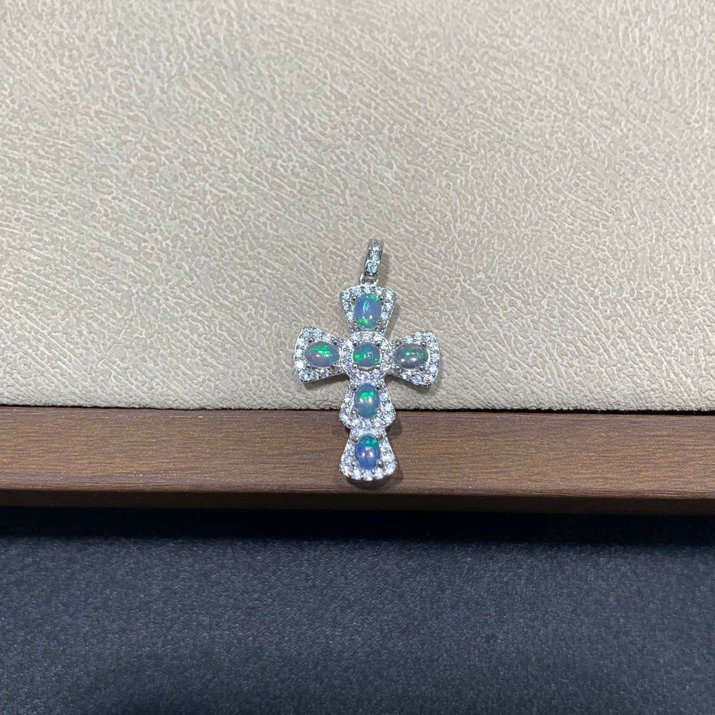 925 Sterling Silver Halo Cross Pendant
