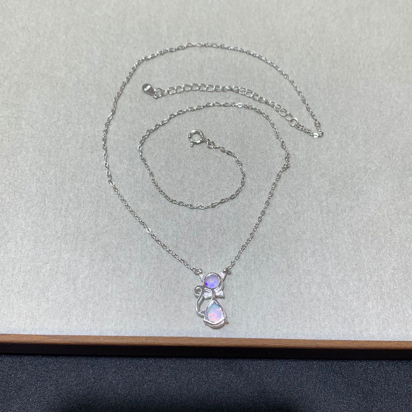925 Sterling Silver Oval Opal Cat Pendant Necklace