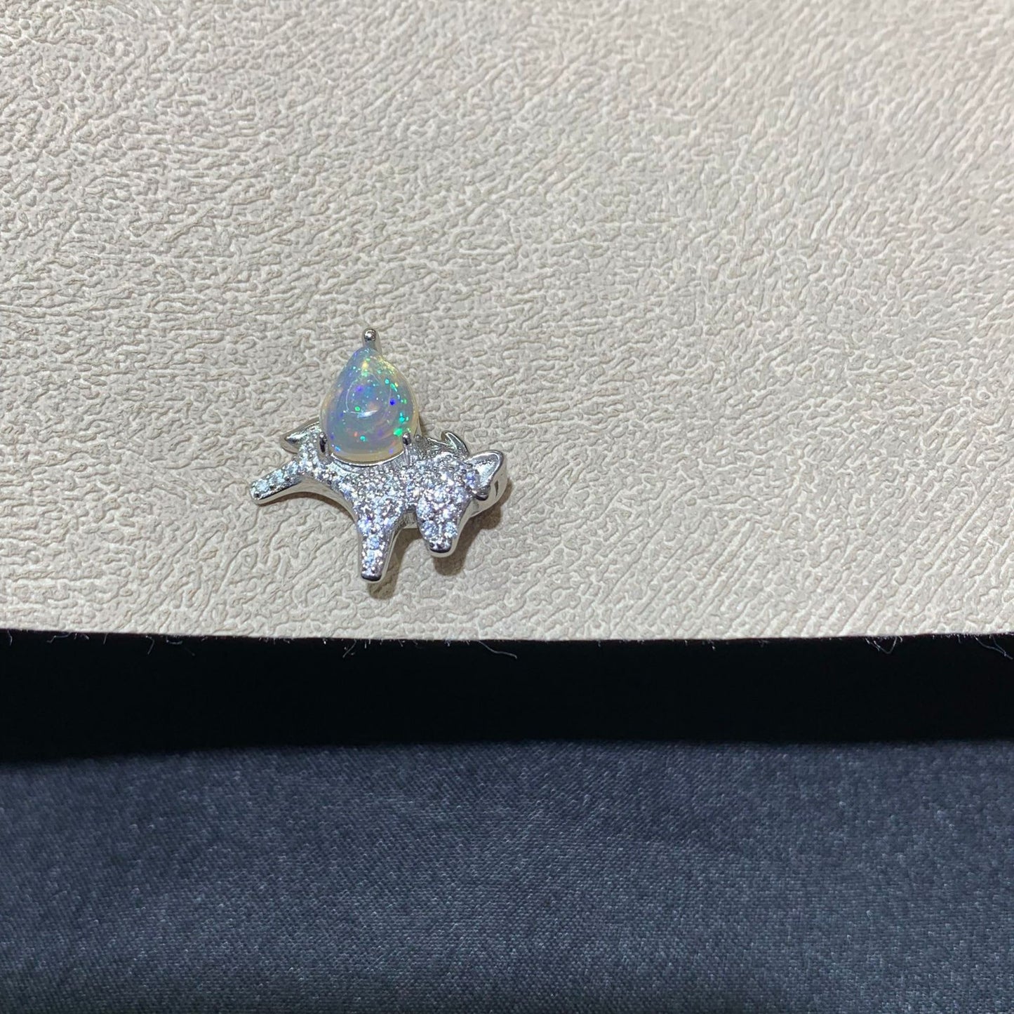 925 Sterling Silver Pony Teardrop Opal Pendant