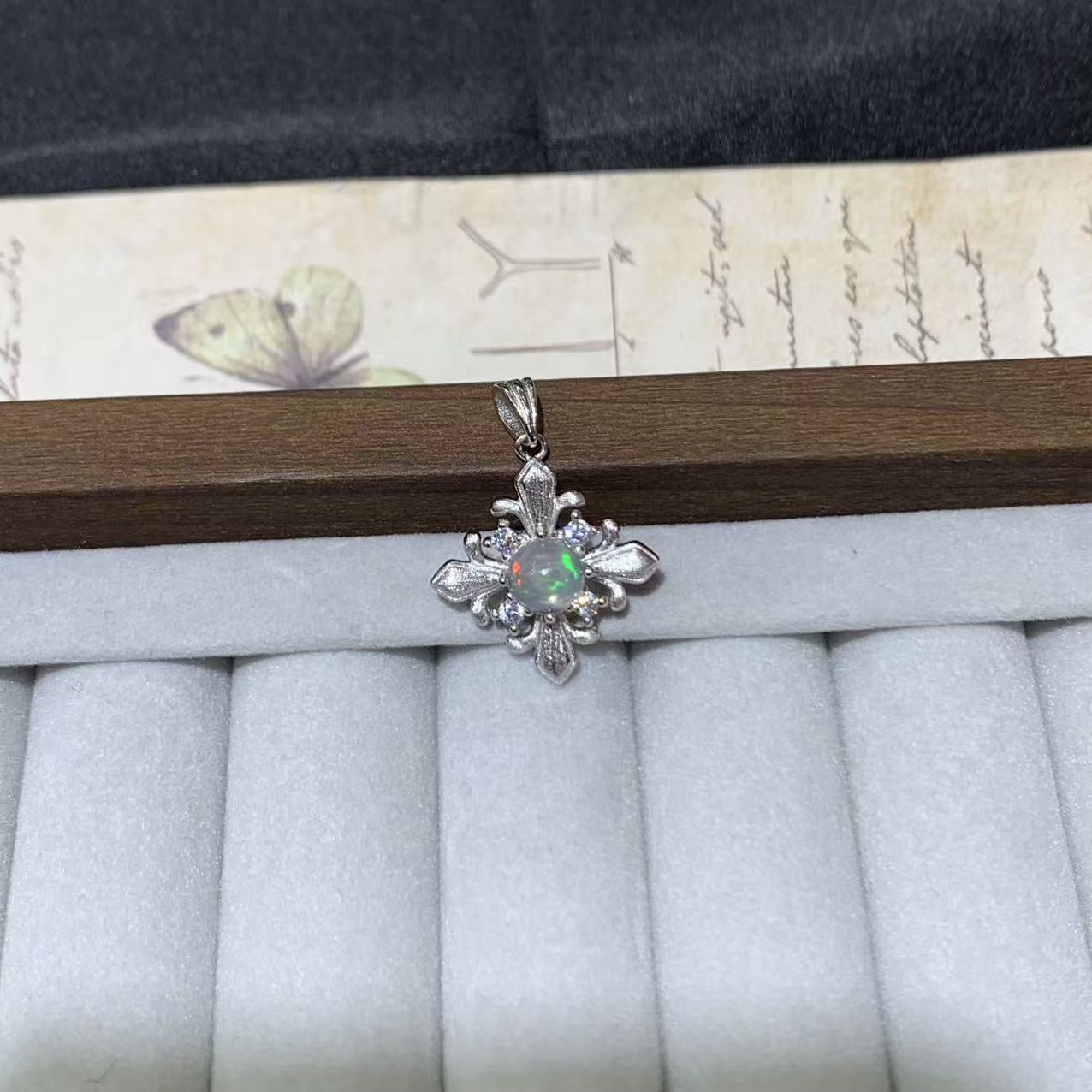 Australian 925 Sterling Silver Snowflake Opal Pendant