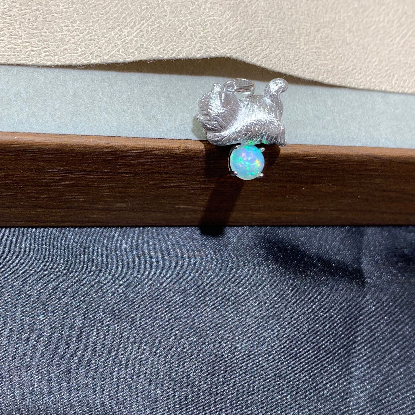 925 Sterling Silver Lazy Cat Round Opal Brushed Silver Pendant